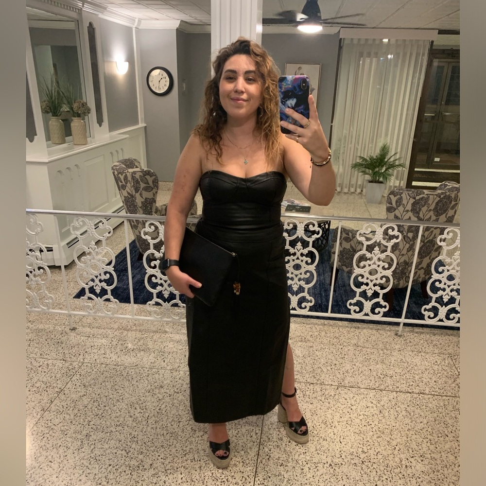 ⭐️ Meet Your Posher, Antonia ⭐️ - Picture 8 of 16